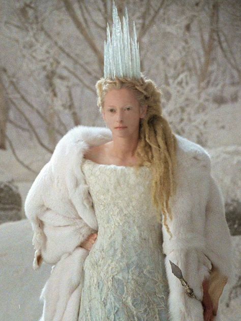 Doodlecraft: Snow Queen Headband Ice Queen Narnia, White Witch Narnia, Jadis The White Witch, White Witch Costume, Narnia Costumes, Snow Queen Costume, Ice Queen Costume, Lion Witch Wardrobe, Witch Costumes