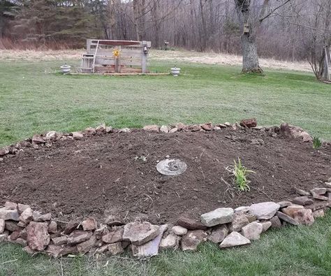 Feed - Instructables Country Flower Beds, Stone Flower Beds, Country Gardens, Farm Ideas, Yard Project, Landscape Fabric, Side Yard, Flower Bed, Country Gardening