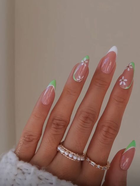 Romantic Nail Art, Rounded Acrylic Nails, Retro Nails, Spring Acrylic Nails, Happy Nails, Summery Nails, Hot Nails, Fire Nails, Pretty Acrylic Nails