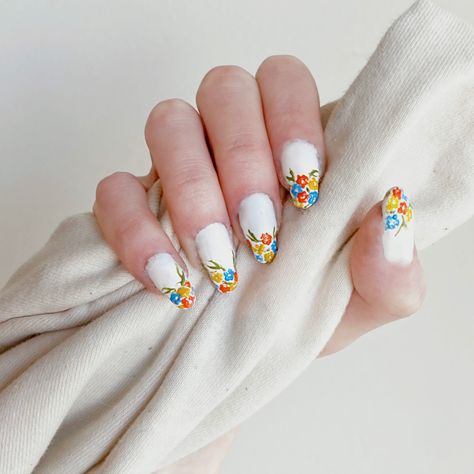 DIY Poly gel nail extension false long nail tip art; bright dotted vintage-look flowers in cyan blue, orange red, and mustard yellow with olive green leaves. French tip, squoval/ballerina/coffin shape polygel. Beginner :) French Tip Squoval, Nail Tip Art, Summer Floral Nails, Ballerina Coffin, Poly Gel, Gel Nail Extensions, Long Nail, Nail Tip, Coffin Shape