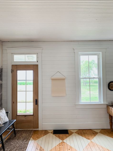 DIY Farmhouse Window Moldings - Midcounty Journal Window Seal Ideas, Farmhouse Molding, Victorian Farmhouse Kitchen, Window Moldings, Farmhouse Kitchen Renovation, Sunroom Living Room, Beadboard Wainscoting, Farmhouse Window, Window Molding