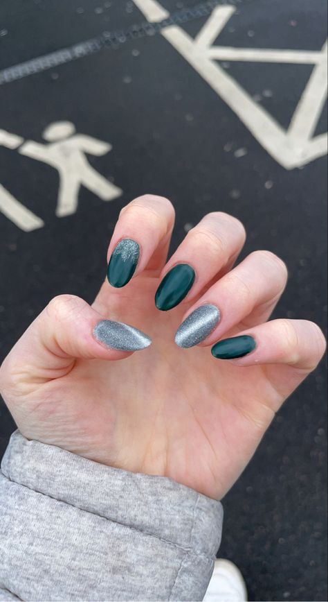 Green And Silver Almond Nails, Silver And Emerald Green Nails, Green And Silver Nails Ideas, Green And Silver Nails Acrylic, Dark Green Nails With Silver, Emerald Green And Silver Nails, Dark Green And Silver Nails, Green Nails With Silver, Silver And Green Nails