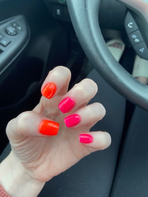 Orange And Pink Dip Nails, Bright Dip Nails For Summer, Pink And Orange Nails Short, Hot Pink Orange Nails, Orange Dip Nails, Hot Pink And Orange Nails, Pink Orange Nails, Pink And Orange Nails, Orange Dip