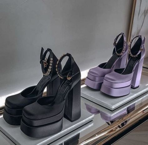 Lavender Heels, Versace Heels, Heels Aesthetic, Dr Shoes, Fashion Shoes Heels, Cute Shoes Heels, Types Of Heels, Fancy Shoes, Cute Heels