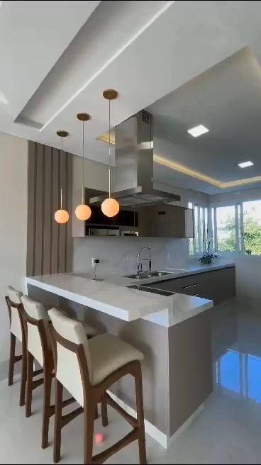 Parallel Kitchen Design, Kitchen Wardrobe Design, Kitchen Ceiling Design, Kitchen Cabinetry Design, Desain Pantry, Simple Kitchen Design, Kabinet Dapur, Modern Kitchen Cabinet Design, Casa Country