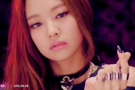 Jennie boombayah Rosé Boombayah, Blackpink Boombayah, Blackpink Playing With Fire, Misheard Lyrics, Blackpink Photos, Blackpink Rose, Luxury Beauty, Blackpink Jennie, Blackpink Jisoo