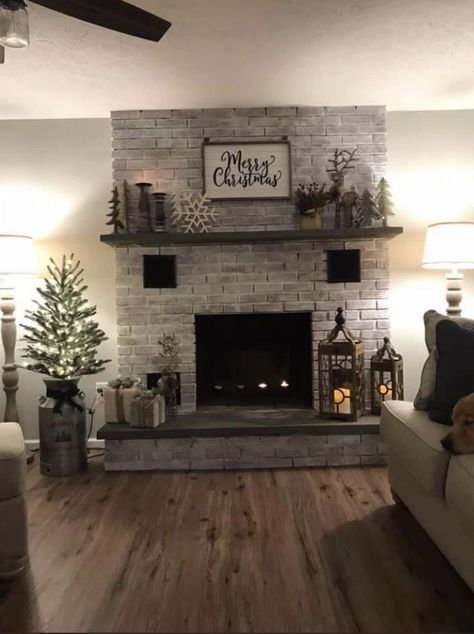 Fireplace Interior Ideas, Newest Home Trends 2023, Deer Antler Mantle Decor, Rustic Fireplaces Farmhouse Style, Fire Places Decoration Ideas, Fireplace Lighting Ideas, Fireplace Ideas Farmhouse, Living Room Decor With Fireplace, Mantle Decorating Ideas Everyday