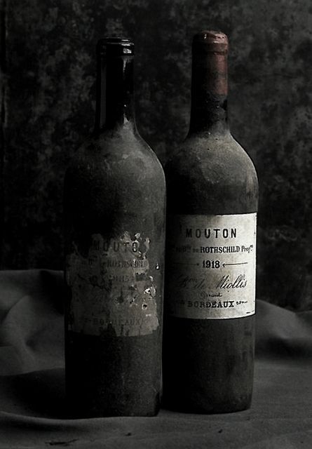 . Bar Deco, Old Wine Bottles, Wine Art, French Wine, Old Bottles, Wine Bottle Labels, Vintage Wine, Cabernet Sauvignon, Black And White Photographs