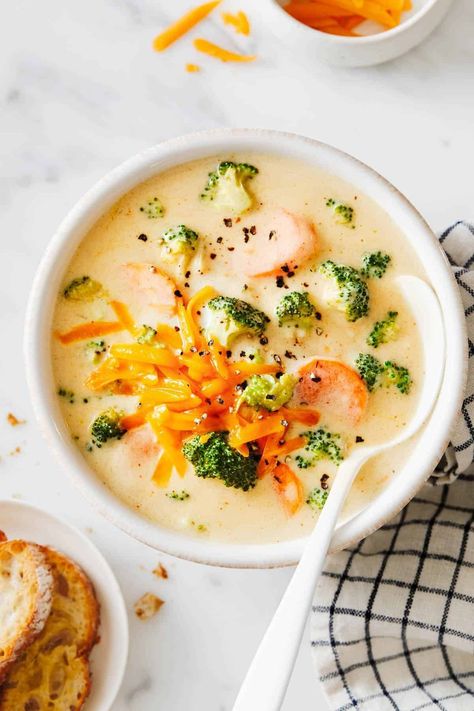 Best Broccoli Cheese Soup, Broccoli And Carrots, Pinch Of Yum, Broccoli Cheese Soup Recipes, Soup Base, Chicken Gnocchi Soup, Creamy Potato Soup, Broccoli Cheese Soup, Broccoli Cheese