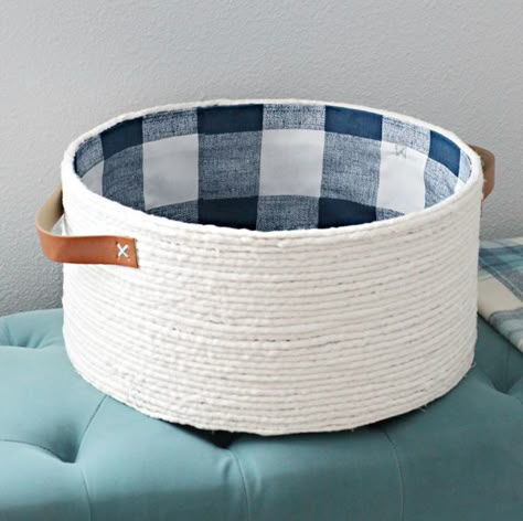 Diy Rope Design, Gift Bag Storage, Diy Rope Basket, Basket Weaving Diy, Rope Projects, Rope Diy, Basket With Handles, Dekor Diy, Rope Crafts Diy