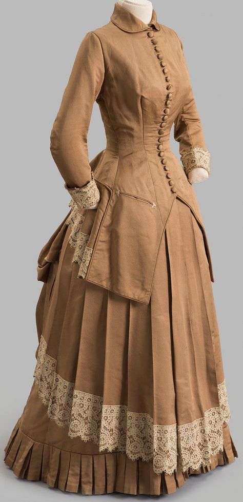 1880s Dress, Southern Belle Dress, Victorian Era Fashion, 1880s Fashion, 1800s Fashion, Bustle Dress, Robes Vintage, Victorian Costume, Old Fashion Dresses