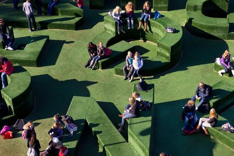 Haute Sculpture / Art in Public space Carmel College De Thij, Oldenzaal (NL) 2009 Artificial Turf Ideas, School Outdoor Area, Kids Amusement Park, Urban Fitness, Evergreen Landscape, Afghan Carpet, Park Design, Architecture Concept Diagram, Playground Ideas