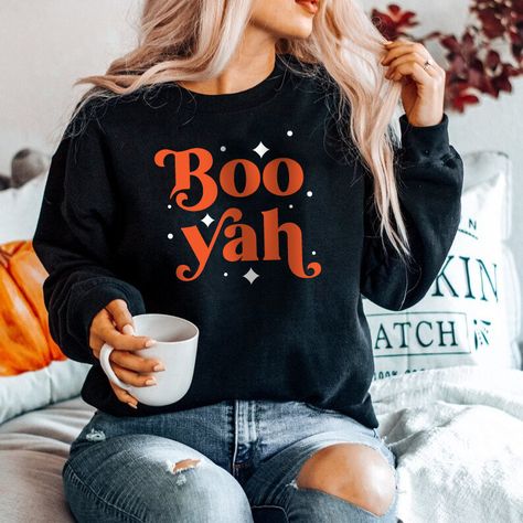 Fall Tshirt Design Ideas, Halloween Sweater Ideas, Sweater Designs For Women Vinyl, Halloween Shirts Ideas, Diy Fall Shirts, Fall Tshirt Designs Vinyl, Fall Shirt Ideas Vinyl, Fall Svg Shirts, Fall Cricut Shirts