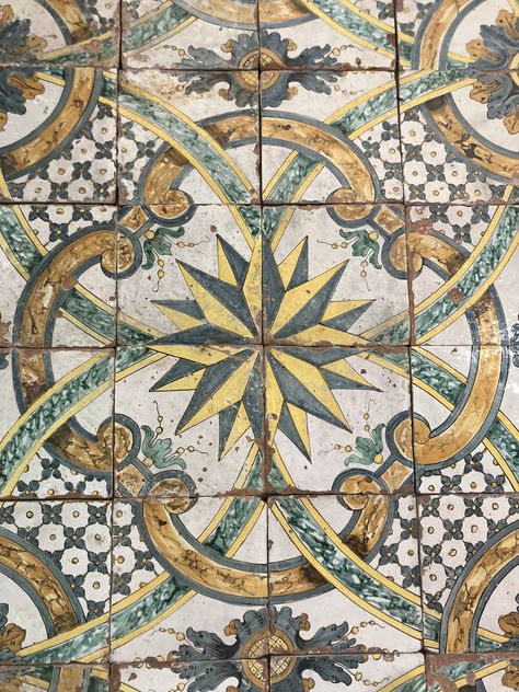 Italian Tile Floor, Medieval Ceramics, Puma Palermo, Italian Market, Art And Painting, Italian Tiles, Love And Kindness, Vintage Tile, Central American