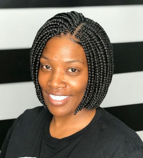 30 Trendy Box Braids Styles Stylists Recommend for 2020 - Hair Adviser Braids Bob Style, Bob Box Braids Styles, Single Braids Hairstyles, Short Bob Braids, Box Braids Bob, Bob Braids Hairstyles, Short Box Braids Hairstyles, Big Box Braids, Short Box Braids