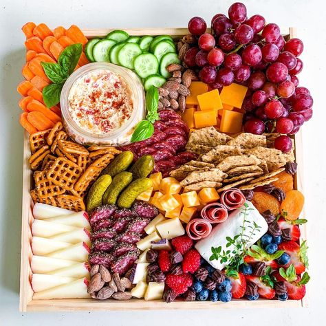 Small Graze Board, Charcuterie Board Breakfast, Square Charcuterie Board, Butter Board Recipe, Butter Board Charcuterie, Board Snacks, Charcuterie Board Small, Graze Boards, Snacks Board