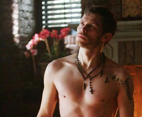 Love his tattoo Joseph Morgan Tattoo, Morgan Tattoo, Vampire Diaries Fashion, Christian Sleeve Tattoo, Vampire Diaries Memes, Family Tattoo Designs, Tattoo Shoulder, Boy Haircuts, Candice Accola