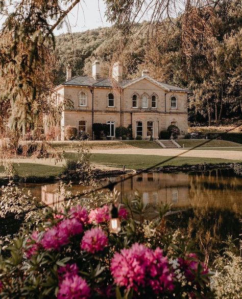 Image of the exterior of hackness Grange Yorkshire Moors, Country House Wedding Venues, Country House Wedding, Country House Hotels, The Enchantments, Venue Wedding, Boho Chic Wedding, House Wedding, North Yorkshire