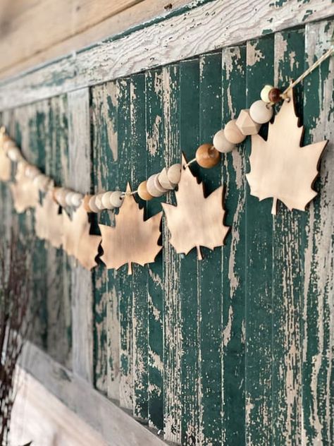 Seniors Crafts, Diy Fall Garland, Garland Craft, Fall Garlands, Autumn Garland, How To Make Garland, Diy Fall Decor, Garland Ideas, Pumpkin Garland