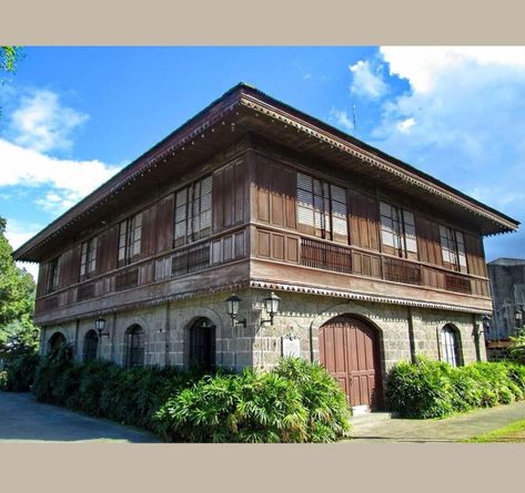 Filipino Ancestral House, San Pablo City Laguna, Philippines Architecture, Filipino Houses, Vigan Philippines, Ancestral House, Philippine Architecture, Filipino House, Filipino Architecture