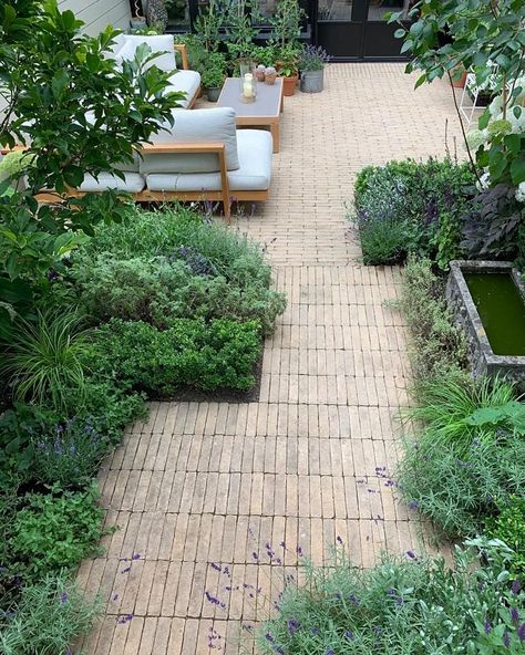 Garden Club London Landscapers on Instagram: “Direction of pavers used to break up areas within this urban green oasis garden! - - #pavers #brick #paving #water #waterfeature #green…” Oasis Garden, Courtyard Gardens Design, Garden Paving, Green Oasis, Brick Pavers, Have Inspiration, Outdoor Gardens Design, Backyard Garden Design, City Garden