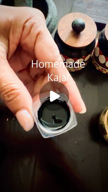 Premalatha Chandran | Recipe Developer on Instagram: "Homemade Kajal(kan mai) for Babies and kids. I will not say that it’s smudge-proof or waterproof but it is safe for your eyes. It will not cause irritation or redness to your Eyes. Kajal aims not only to beautify the eyes but also to provide nourishment and protection for your eye health & remove the Nasar Dosh(Kan Drishti)🧿  PS: the bindhi stamp @s_w_a_n_creations pls chk🙏  There are several ways to make this Kajal, this one is specially for babies, & toddlers. I didn’t use beeswax or any other chemicals so it is very safe to use for newborns too. It helps strengthen the eyelashes and makes them thicker because of Almonds & castor oil. You can apply Eyebrows & Eyelids too.   📝How to make kajal at home? 🌺Take 3 almonds and powder it How To Make Castor Oil At Home, Kajal Making At Home, How To Make Kajal At Home, Best Kajal For Eyes, How To Apply Kajal, Homemade Kajal, Eye Kajal, Recipe Developer, Cow Ghee