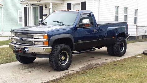 Dually without 1 ton wheels up front ? Obs Chevy Dually, K3500 Dually, Chevy Dually, Obs Chevy, Kombi Motorhome, Chevy Trucks Silverado, Truck Flatbeds, Dually Trucks, Custom Chevy Trucks