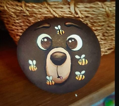 Cute Brown Bear, The Finder, Happy Painting, Painted Rocks Diy, Pet Rocks, Happy Paintings, Rock Ideas, Rock On, Pebble Art