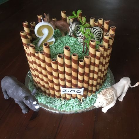 Zoo Themed Birthday Party Cake, Zoo Cake Ideas, Zoo Theme Cake, Zoo Birthday Party Ideas, Zoo Animal Cake, Zoo Birthday Cake, Jungle Birthday Cake, Jungle Animal Cake, Jungle Birthday Cakes