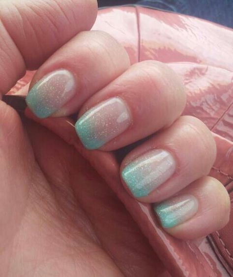 Mint ombre nails  |  Would go perfectly with our morganite and rose gold wedding ring set!  ---> www.LaurieSarahDesigns.com Mint Ombre Nails, Mint Gel Nails, Beach Wedding Nails, Mint Makeup, Rose Gold Nails Acrylic, Make Up Gold, Teal Nails, Nails Ombre, Nails Yellow