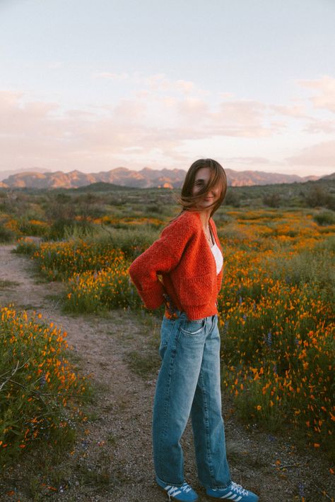 California Fall Aesthetic, Documentary Style Senior Photos, Indie Photoshoot Ideas, Candid Pictures Aesthetic, Candid Senior Pictures, Authentic Photoshoot, Utah Senior Pictures, Candid Photos Aesthetic, Candid Photo Ideas