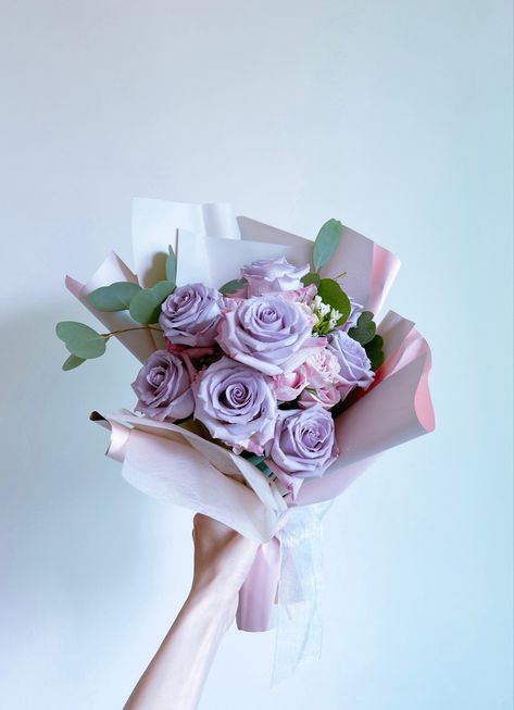 "Add a Touch of Elegance to Your Bouquet with Korean Wrapping: Purple Roses and Eucalyptus" Purple Rose Bouquet, Rose Bouquet Wedding, Rose And Eucalyptus, Roses And Eucalyptus, Baby Boy Newborn Photography, Floral Work, Boy Newborn, Small Bouquet, Purple Rose