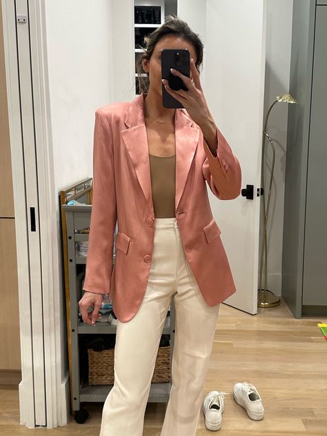 Kimia Satin Oversized Blazer curated on LTK Satin Blazer Outfits, Satin Outfit, Satin Blazer, Blazer Outfit, Oversized Blazer, Blazer Outfits, Spring Summer Fashion, Summer Style, Summer Fashion