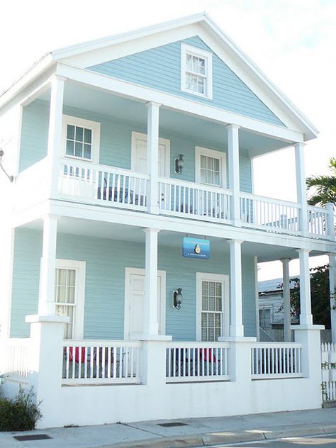 Green Color House, Beach House Exterior Colors, Key West Style Homes, Key West House, Bright House, Beach House Colors, Color House, Key West Style, House Paint Color Combination