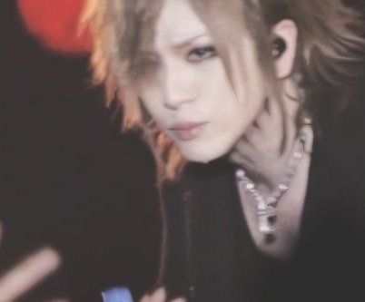 The Gazette, Hair