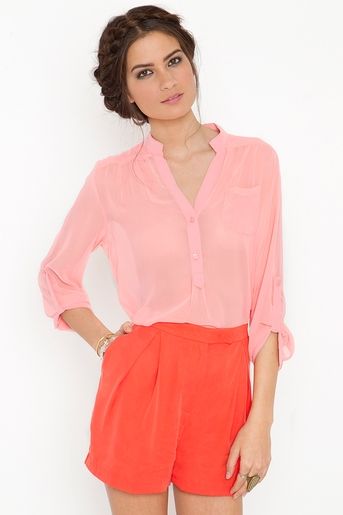 pink + coral Summer Clothes Collection, Pink Passion, Fav Color, Look Formal, Fashion Forever, Colour Blocking, Mode Casual, Orange Shorts, Beautiful Colours