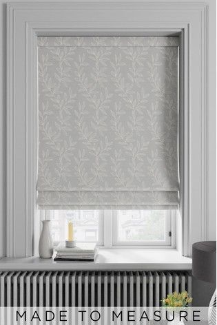 Roman Blinds Living Room, Blue Roman Blinds, Roman Curtains, Living Room Design Inspiration, Mini Blinds, Fabric Blinds, Apartment Plans, Roman Blind, Apartment Style