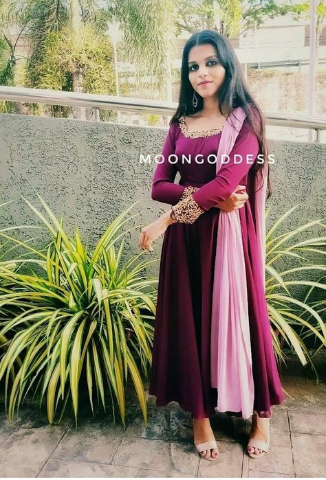 Grape Colour Churidar, Umberla Kurthi Design, Full Sleeve Gowns, Latest Suit Design, Designer Dresses Couture, Gown Anarkali, Designer Dresses Elegant, Combination Dresses, Stylish Kurtis Design