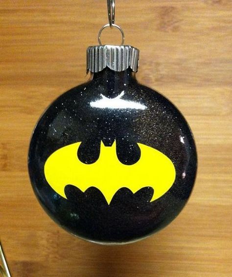 15 Christmas Ornaments Fit Perfectly for Nerds Nerdy Christmas, Geek Christmas, Batman Symbol, Glitter Ornaments, Holiday Christmas Tree, Beautiful Christmas Trees, Christmas Ornament Crafts, Xmas Ornaments, Black Glitter