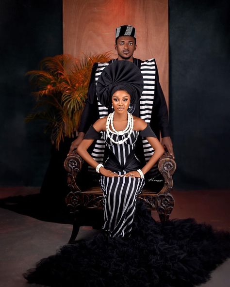 Black King And Queen Photoshoot Ideas, Yoruba Photoshoot, King And Queen Photoshoot Ideas, King And Queen Photoshoot, Queen Photoshoot Ideas, Bride Photoshoot Ideas, King Photoshoot, Yoruba Bride, Nigerian Traditional Wedding