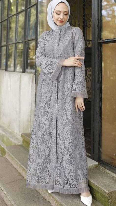 baju muslim , Tren baju Lebaran memang sebuah bahasan menarik untuk dikulik. Apalagi saat sudah memasuki bulan Ramadan.Maka itu artinya  , https://www.dailysia.com/tren-baju-lebaran-tampil-modis-dan-elegan/ Wedding Midi Dress, Dress Brokat Modern, Dress Muslim Modern, Model Gamis, Kebaya Dress, Dress Muslim, Mode Abaya, Fashion Muslim, Muslim Fashion Dress