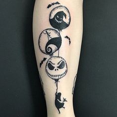 The Nightmare before Christmas tattoo. Tattoo Nightmares, Jack Skellington Tattoo, Halloween Tattoo Ideas, Tim Burton Tattoo, Jack Tattoo, Jack Y Sally, Nightmare Before Christmas Tattoo, Tato Henna, Christmas Tattoo