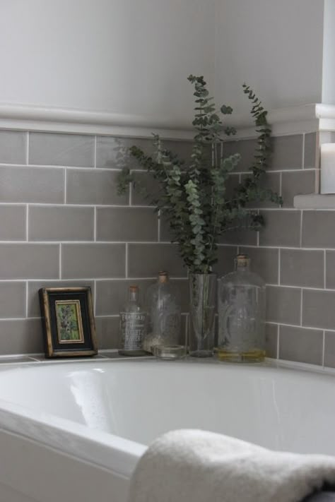 nice subway tiles! thinking this style in the kitchen. Love the gray.......  bath or kitchen.... Makeover Kamar Mandi, Grey Subway Tiles, Wee Wee, Bad Inspiration, Tile Trends, Decor Baie, Upstairs Bathrooms, Subway Tiles, Grey Bathrooms