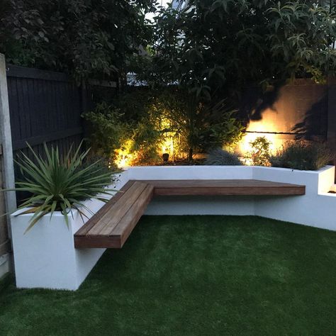 With photos of how it was built... The Plummers 🇬🇧 on Instagram: “This is currently our favourite corner of the garden, the floating bench and triangular raised bed makes use of what was a really awkward…” Small Corner Garden Ideas, Small Corner Garden, Floating Bench, Corner Garden Ideas, Back Garden Design, Corner Garden, Modern Garden Design, Backyard Inspiration, Night Garden