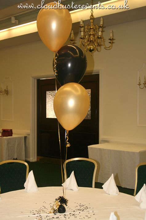 Gold Centerpieces Diy, Navy Balloons, 50th Birthday Table Decorations, 40th Birthday Party Men, Black And Gold Centerpieces, Balloon Table Decorations, Green Dahlia, Gold Graduation Decorations, Table Bouquet