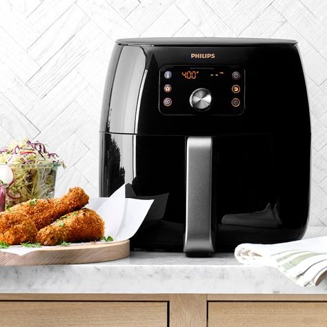 Take Philips largest, most powerful Airfryer on the market, with all of its innovative healthy air frying capabilities, and add smart technology to get a new take on cooking perfection. Unique smart sensors automatically adjust the temperature and cooking time throughout the cooking process to deliver golden-brown perfection using little or no oil. The fat removal technology extracts and captures excess fat, leaving you with crispy deep-fried results with 90% less fat. Designed for family size m Philips Air Fryer, Electric Fryer, Table Etiquette, Best Air Fryers, Air Fryers, Smart Technology, Kitchen Helper, Air Frying, Fat Removal