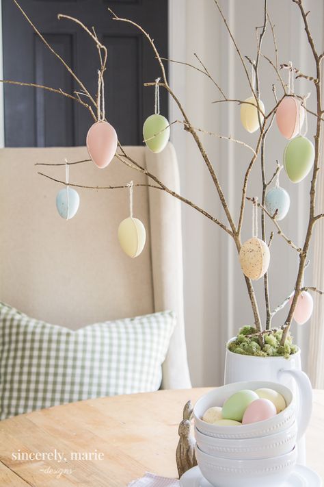 Spring Decorating Ideas Easter Basket Centerpiece, Simple Easter Decor, Easter Porch Decor, Easter Decor Ideas, Easter Egg Tree, Easter 2023, Egg Tree, Easy Easter Decorations, Weekend Crafts