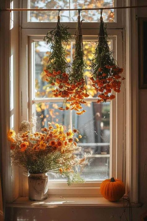 Fall Table Decorations, Home Refresh, Fall Decor Ideas, Autumn Decorating, Elegant Fall, Fall Halloween Decor, Autumn Wreaths, Fall Table, Natural Elements