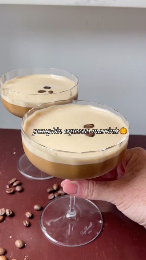 Erin Antoniak | pumpkin espresso martinis! 🎃🍸☕️🥰 cheers to the *almost* end of the week. let’s make these pumpkin espresso martinis to celebrate the start... | Instagram Pumpkin Espresso, Cinnamon Cocktail, Edible Cocktails, Start Of Fall, Espresso Martinis, Edible Toppers, Espresso Beans, Vanilla Vodka, Fall Cocktails