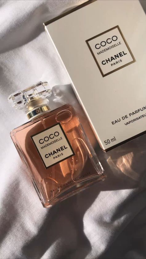 "A woman who doesn’t wear perfume has no future.” -C.C #perfume #perfumelovers #perfumesforwomen #chanel #cocochanel #mademoiselle Perfume Coco Chanel, Mademoiselle Perfume, Chanel Perfume Bottle, Koleksi Parfum, Patchouli Perfume, Perfume Chanel, Chanel Fragrance, Coco Chanel Mademoiselle, Expensive Perfume